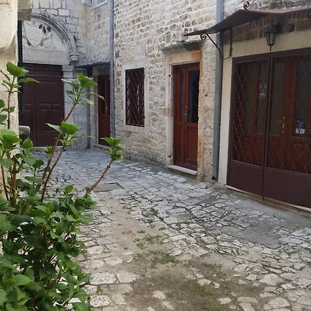 Fani Trogir